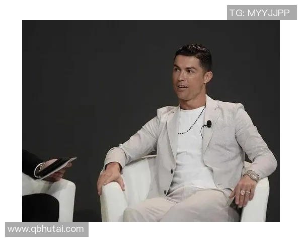 足球明星华丽西装入场瞬间回顾时尚与运动的完美结合